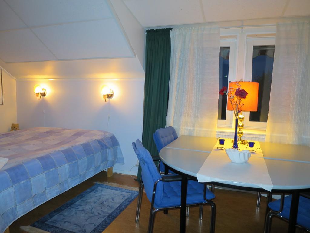 Dessans Cafe & Logi Hotel Pello Cameră foto
